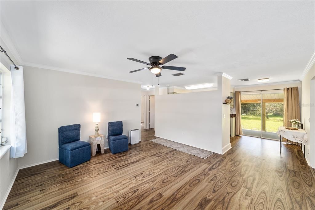 Activo con contrato: $249,900 (3 camas, 1 baños, 1469 Pies cuadrados)