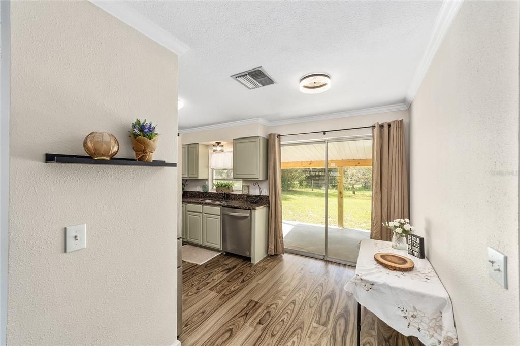 Activo con contrato: $249,900 (3 camas, 1 baños, 1469 Pies cuadrados)