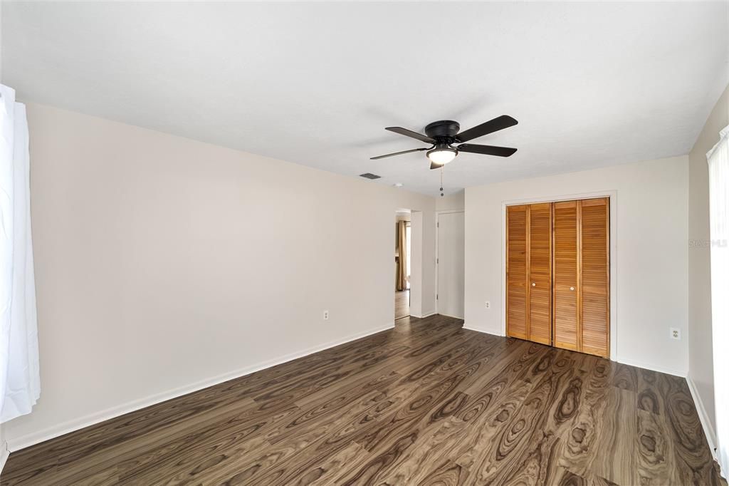 Activo con contrato: $249,900 (3 camas, 1 baños, 1469 Pies cuadrados)