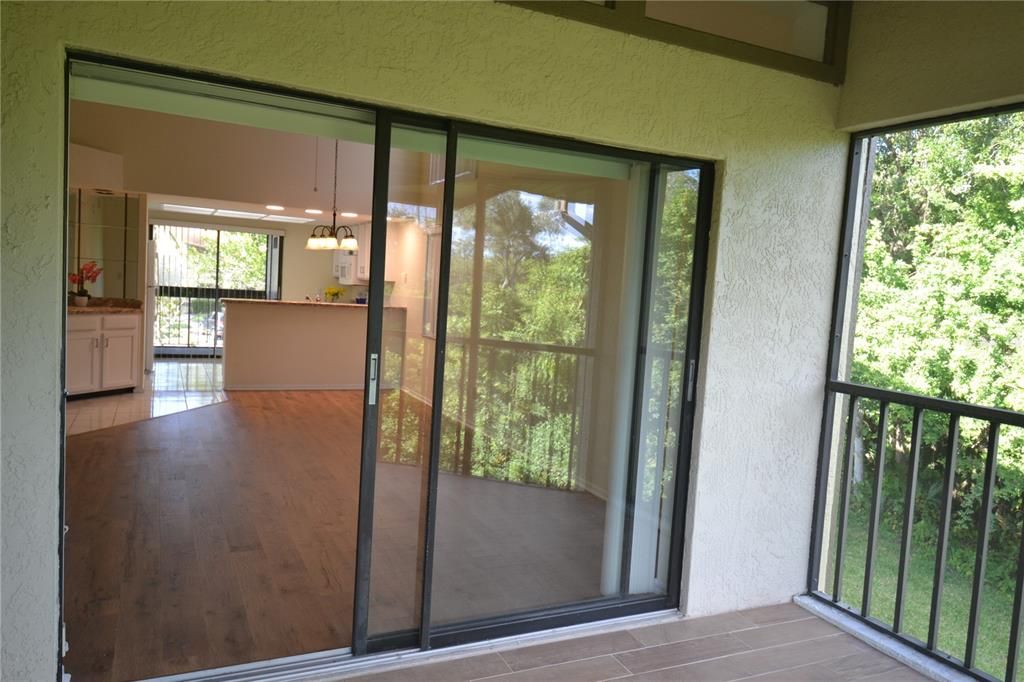 Activo con contrato: $1,900 (2 camas, 2 baños, 924 Pies cuadrados)