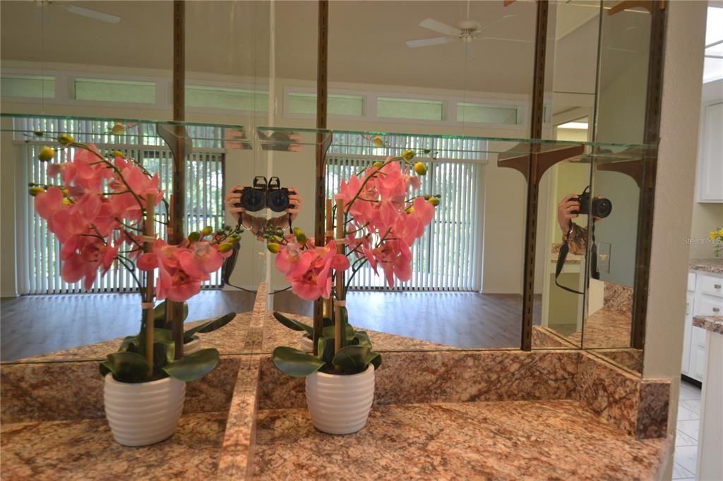 Activo con contrato: $1,900 (2 camas, 2 baños, 924 Pies cuadrados)