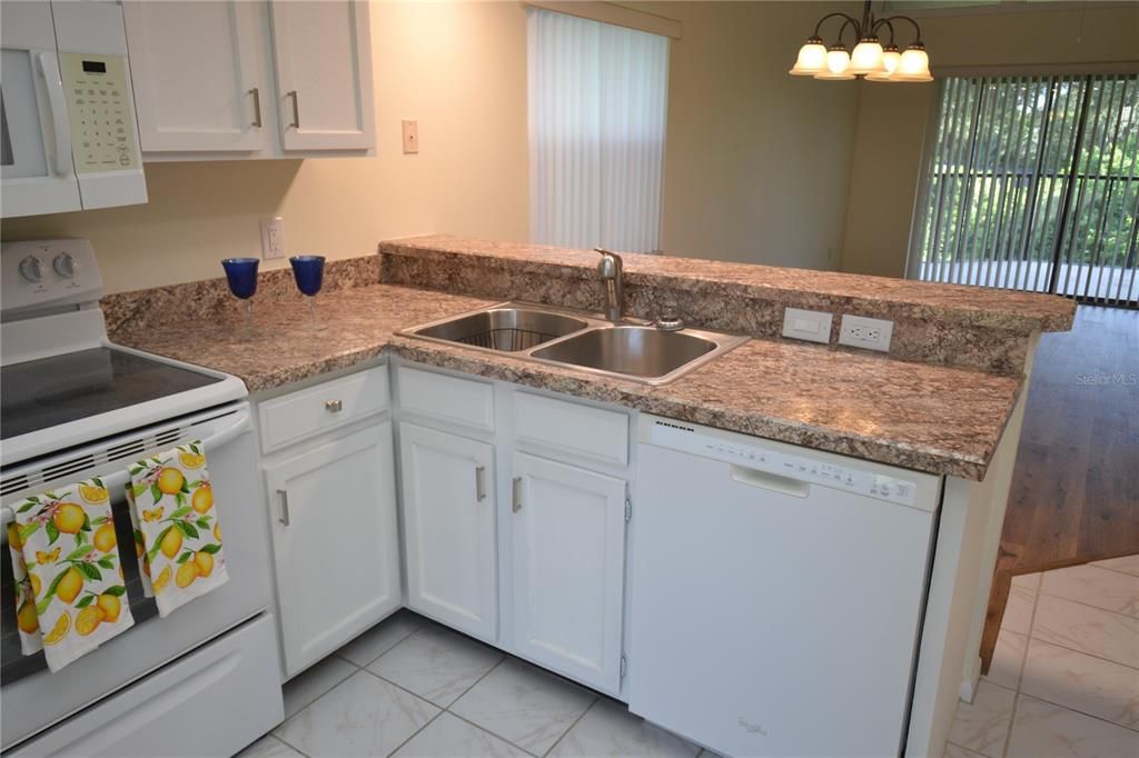 Activo con contrato: $1,900 (2 camas, 2 baños, 924 Pies cuadrados)