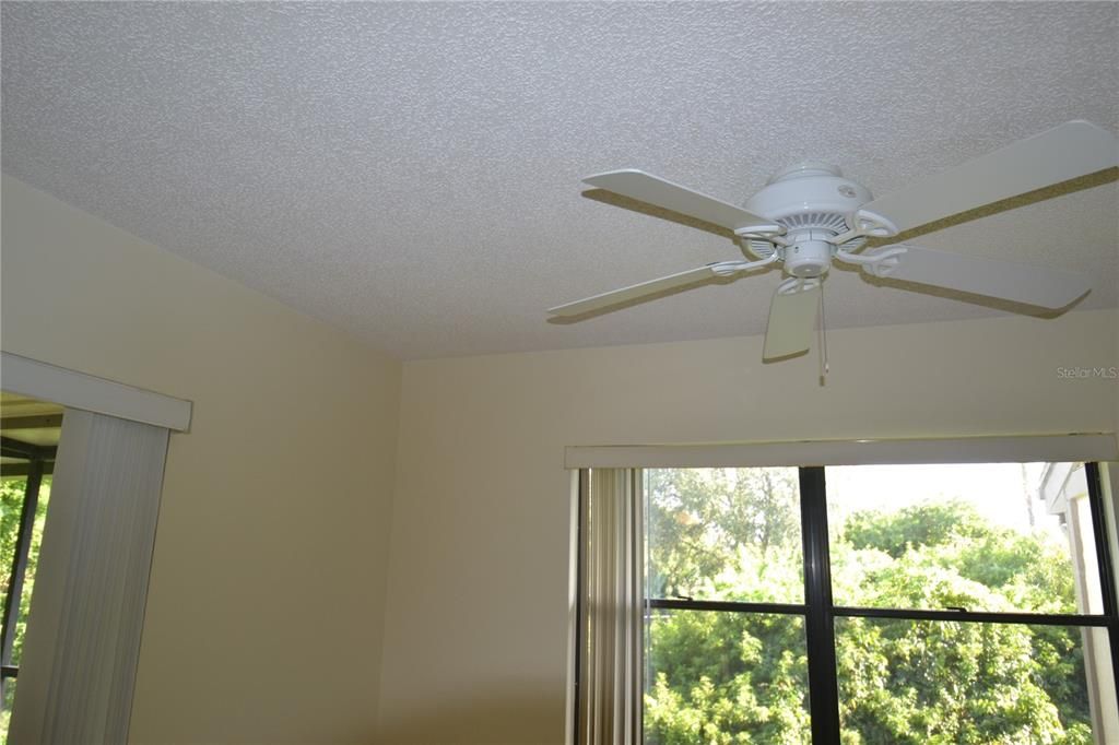 Activo con contrato: $1,900 (2 camas, 2 baños, 924 Pies cuadrados)