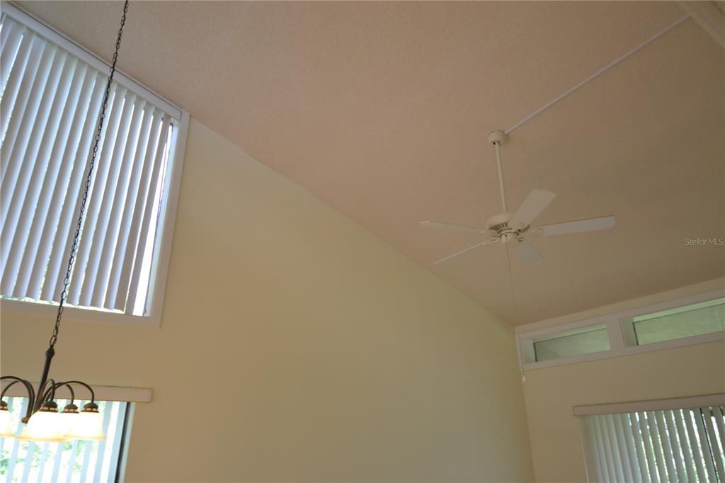 Activo con contrato: $1,900 (2 camas, 2 baños, 924 Pies cuadrados)