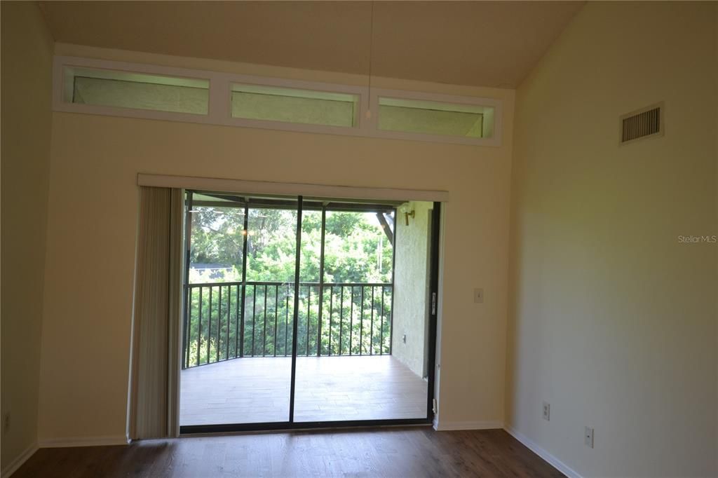 Activo con contrato: $1,900 (2 camas, 2 baños, 924 Pies cuadrados)