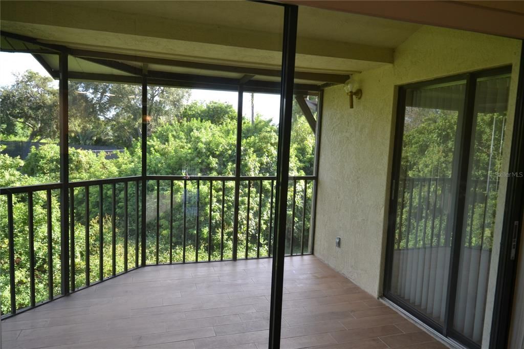 Activo con contrato: $1,900 (2 camas, 2 baños, 924 Pies cuadrados)