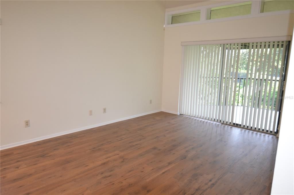 Activo con contrato: $1,900 (2 camas, 2 baños, 924 Pies cuadrados)