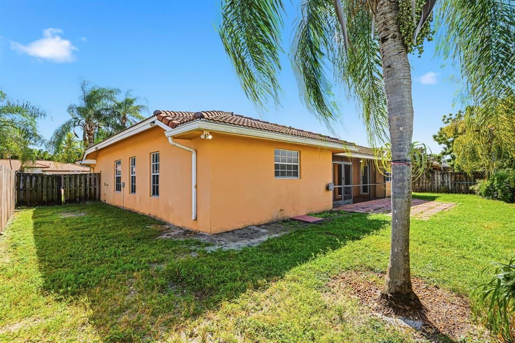 For Sale: $768,000 (4 beds, 2 baths, 2269 Square Feet)