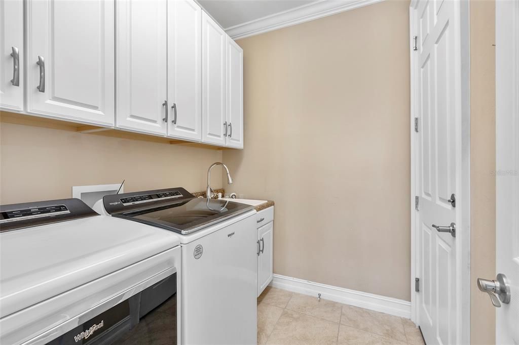 待售: $429,000 (2 贝兹, 2 浴室, 1806 平方英尺)