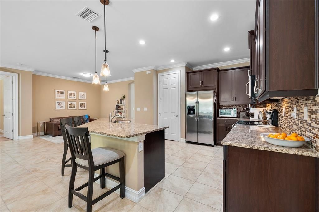 待售: $429,000 (2 贝兹, 2 浴室, 1806 平方英尺)