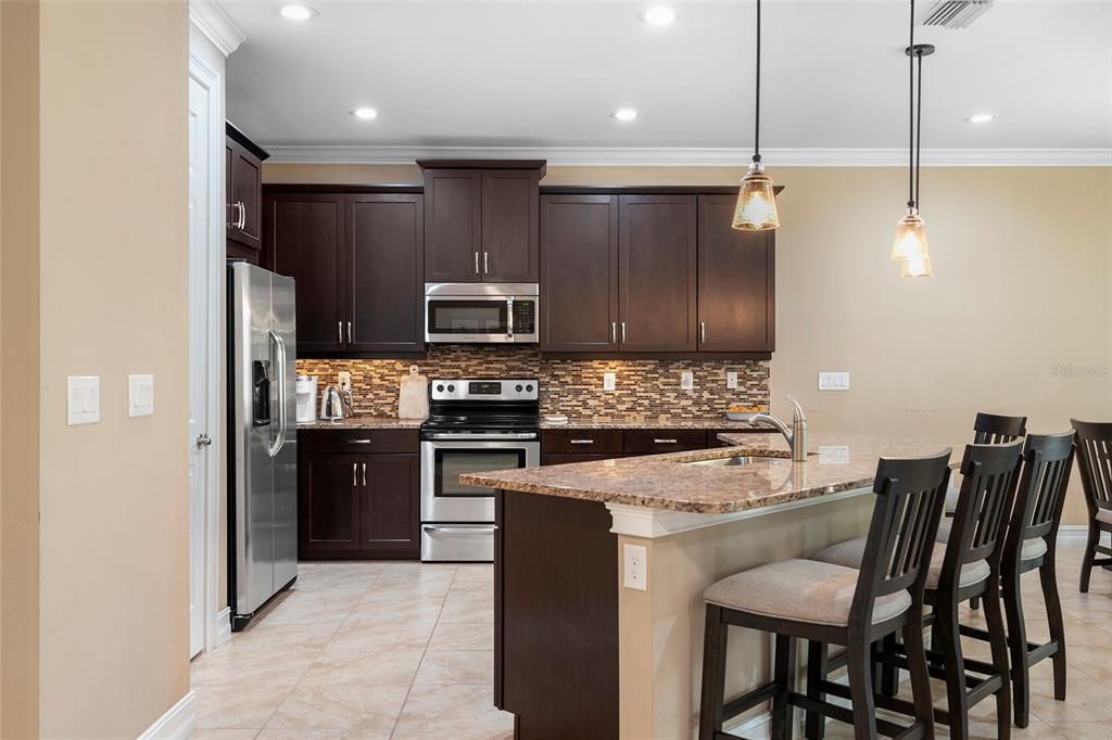 待售: $429,000 (2 贝兹, 2 浴室, 1806 平方英尺)