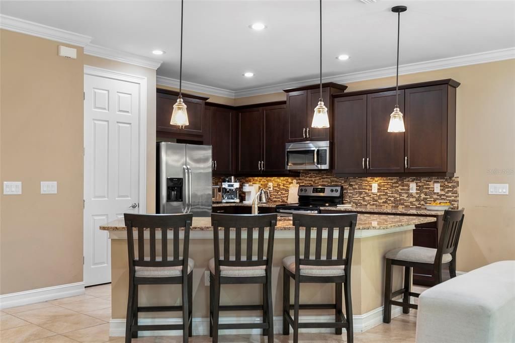 待售: $429,000 (2 贝兹, 2 浴室, 1806 平方英尺)