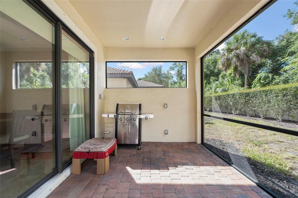 待售: $429,000 (2 贝兹, 2 浴室, 1806 平方英尺)