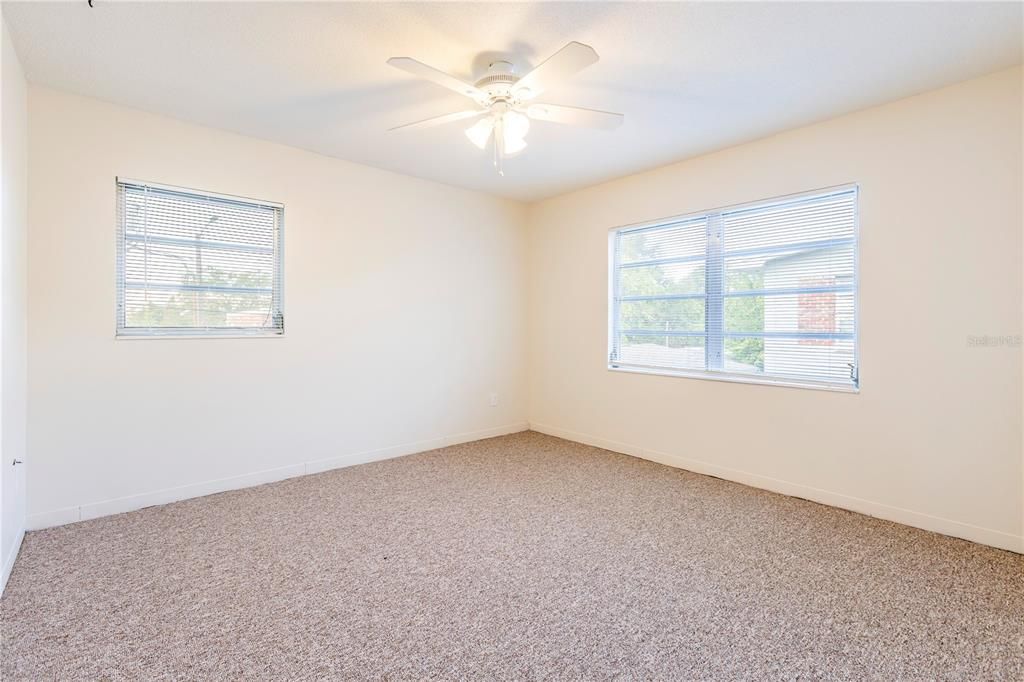 For Rent: $1,475 (2 beds, 1 baths, 900 Square Feet)