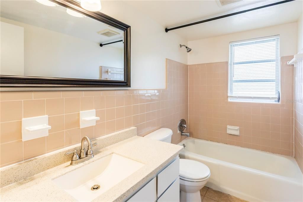 For Rent: $1,475 (2 beds, 1 baths, 900 Square Feet)