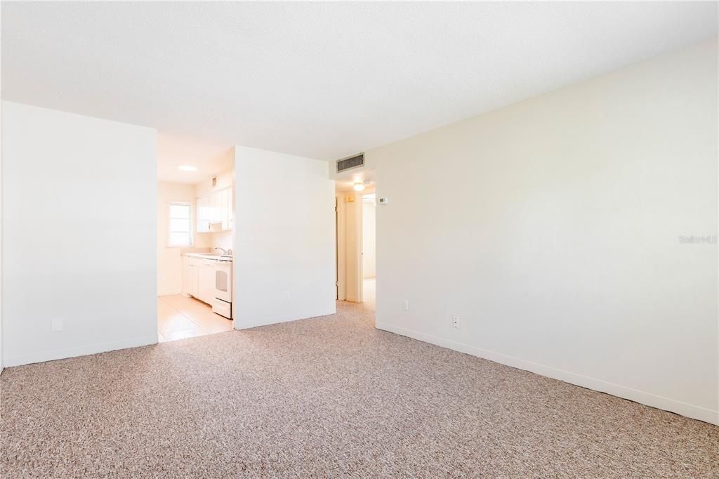 For Rent: $1,475 (2 beds, 1 baths, 900 Square Feet)