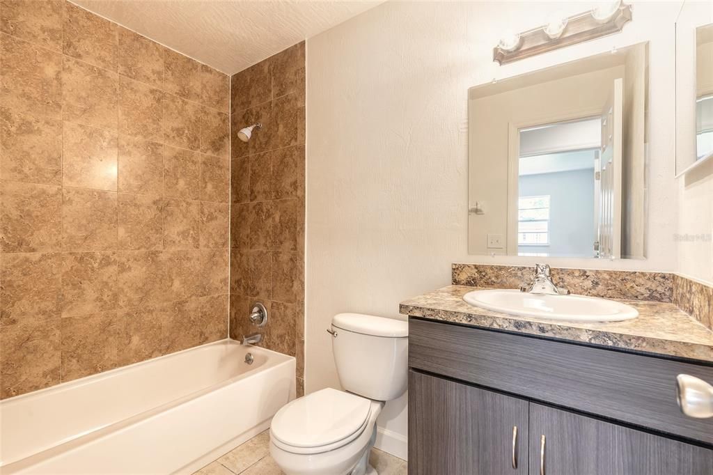 En Venta: $210,000 (3 camas, 2 baños, 1000 Pies cuadrados)