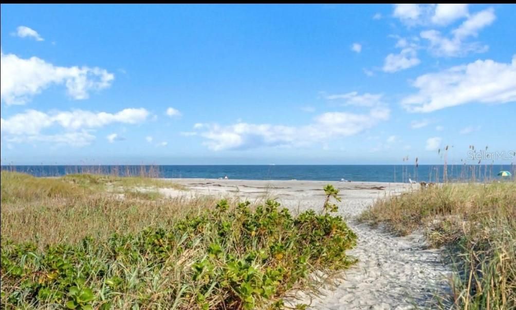 Active With Contract: $245,000 (2 beds, 1 baths, 750 Square Feet)