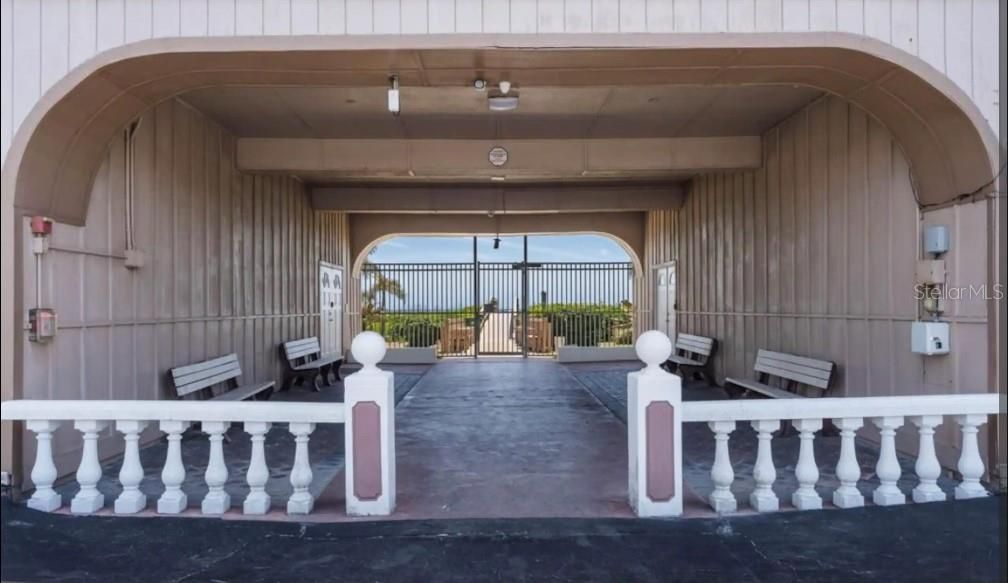 Active With Contract: $245,000 (2 beds, 1 baths, 750 Square Feet)