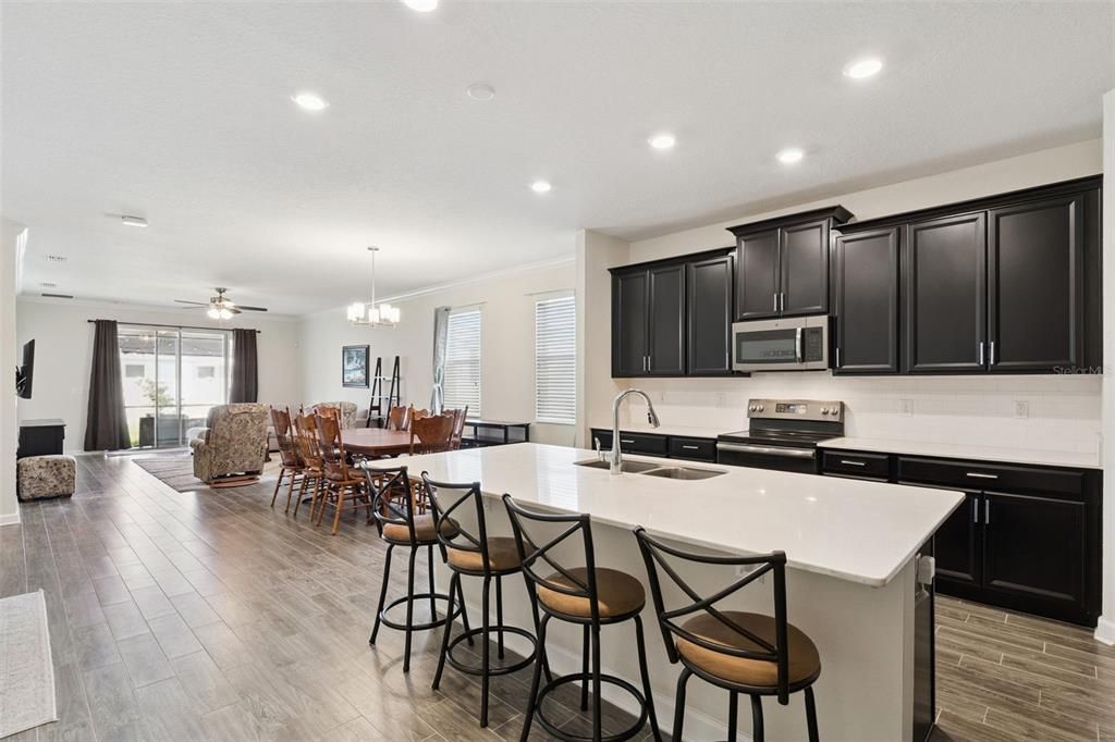 Active With Contract: $564,900 (3 beds, 2 baths, 2102 Square Feet)