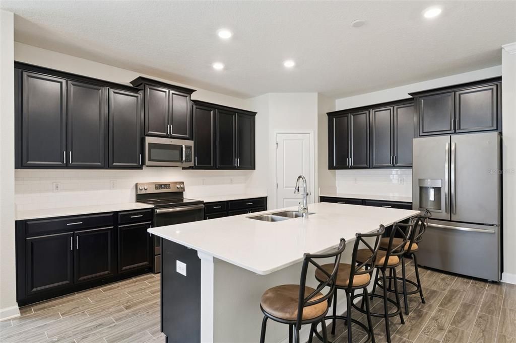 Active With Contract: $564,900 (3 beds, 2 baths, 2102 Square Feet)