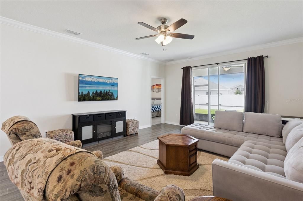 Active With Contract: $564,900 (3 beds, 2 baths, 2102 Square Feet)