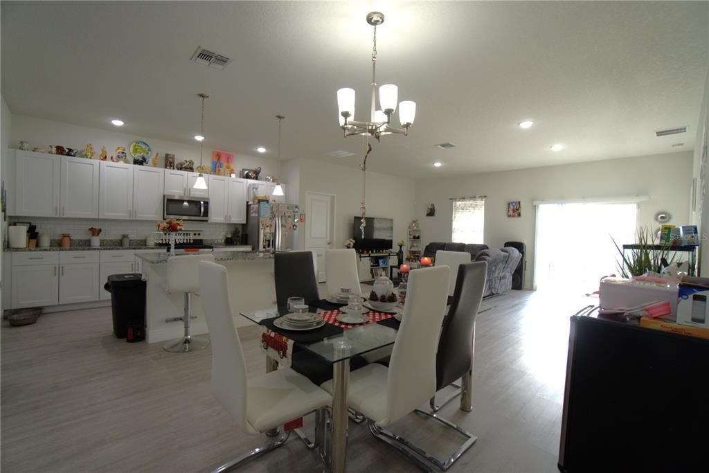 For Sale: $324,900 (4 beds, 2 baths, 1758 Square Feet)