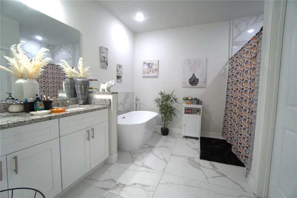 For Sale: $324,900 (4 beds, 2 baths, 1758 Square Feet)