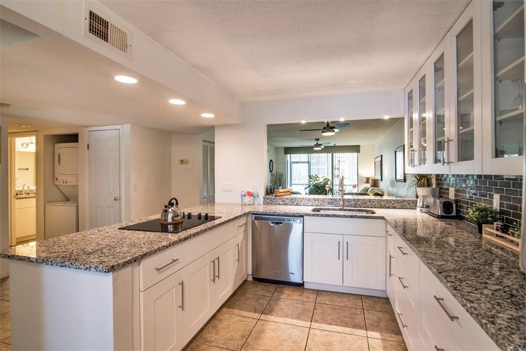 For Sale: $285,000 (2 beds, 2 baths, 1174 Square Feet)