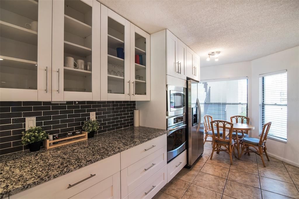 For Sale: $285,000 (2 beds, 2 baths, 1174 Square Feet)