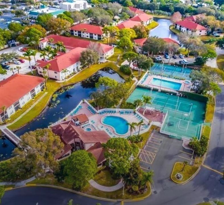 For Sale: $285,000 (2 beds, 2 baths, 1174 Square Feet)