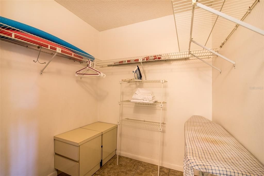 For Sale: $285,000 (2 beds, 2 baths, 1174 Square Feet)