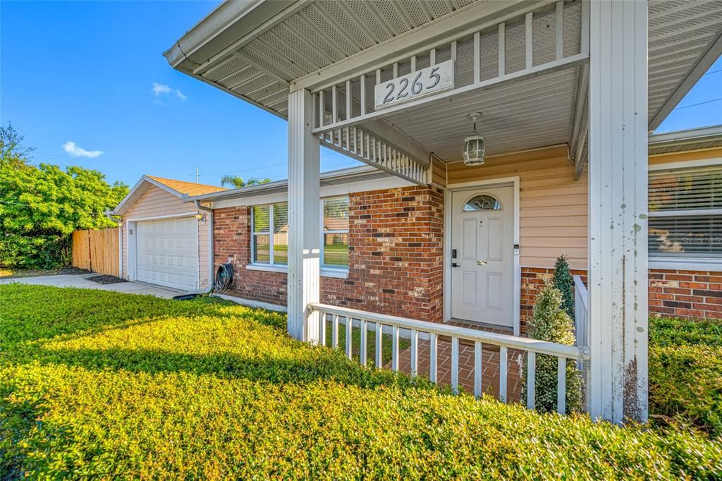 Activo con contrato: $610,000 (4 camas, 2 baños, 1901 Pies cuadrados)