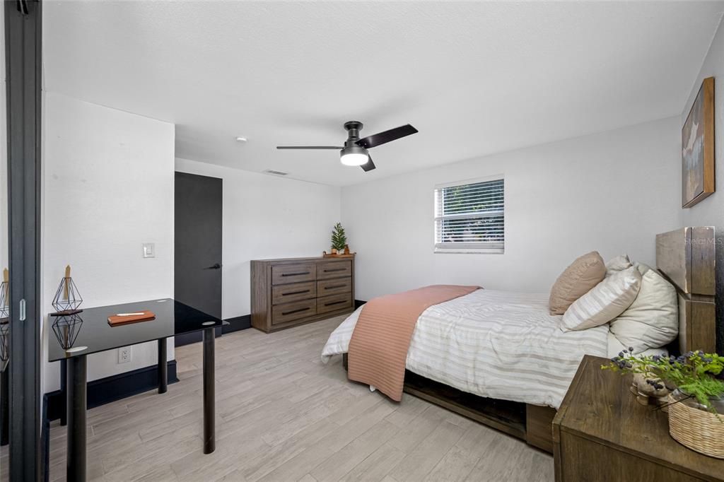 Activo con contrato: $610,000 (4 camas, 2 baños, 1901 Pies cuadrados)