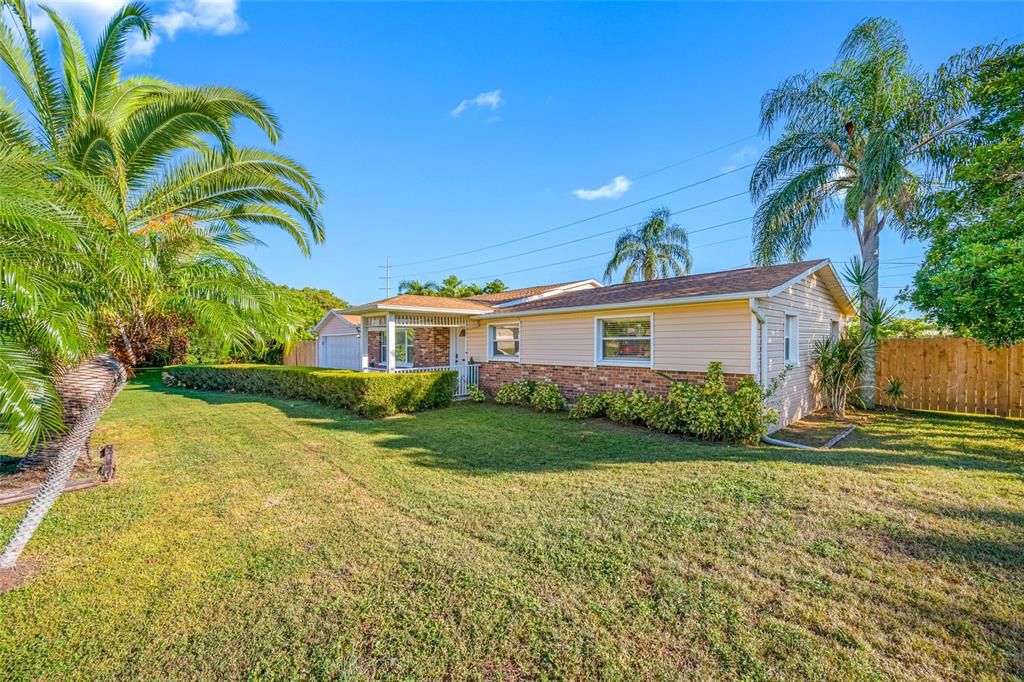 Activo con contrato: $610,000 (4 camas, 2 baños, 1901 Pies cuadrados)