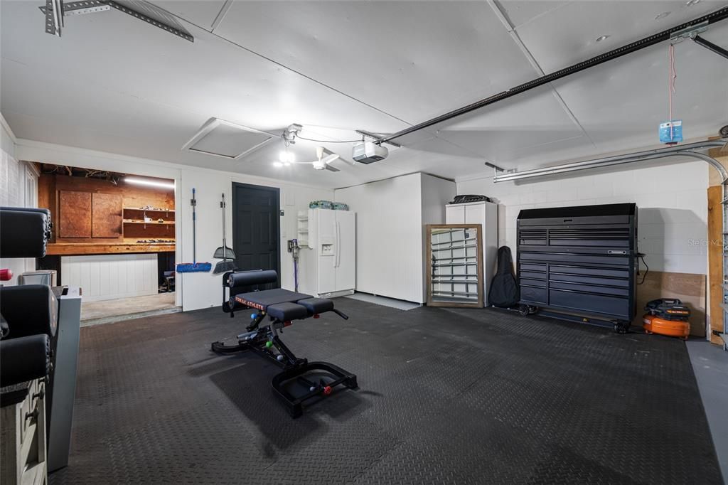 Activo con contrato: $610,000 (4 camas, 2 baños, 1901 Pies cuadrados)