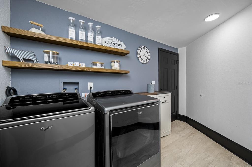 Activo con contrato: $610,000 (4 camas, 2 baños, 1901 Pies cuadrados)