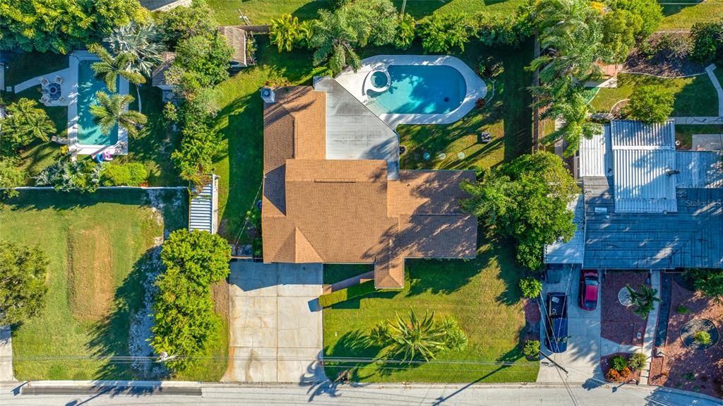 Activo con contrato: $610,000 (4 camas, 2 baños, 1901 Pies cuadrados)