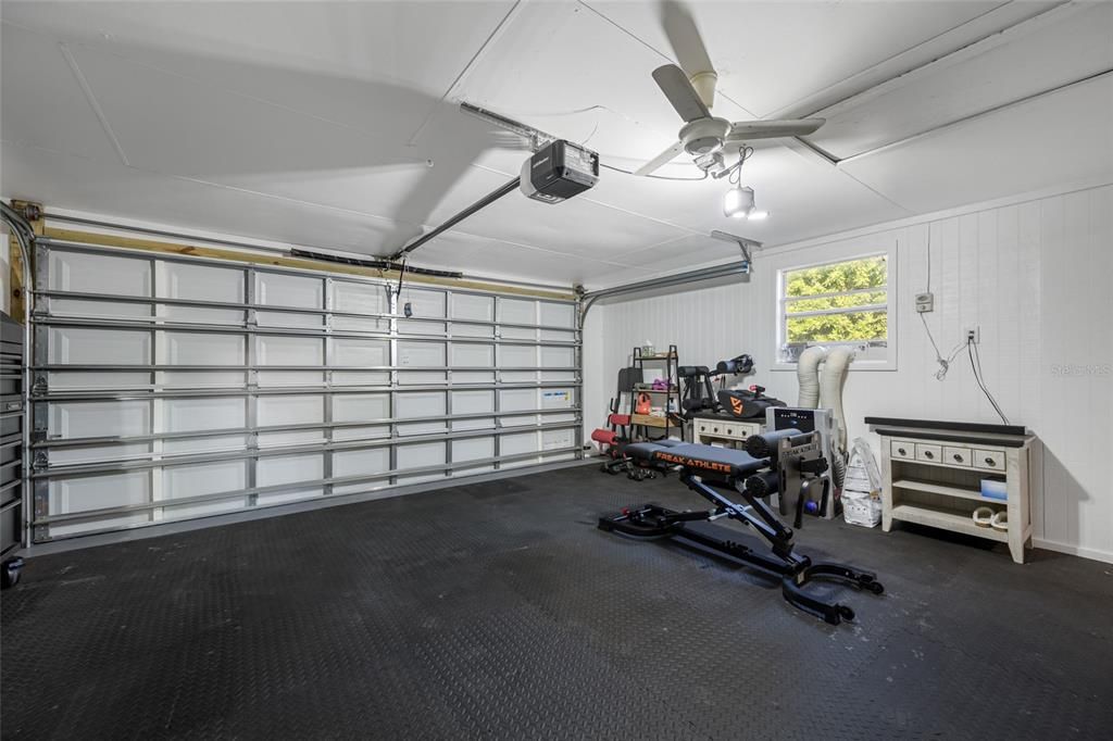 Activo con contrato: $610,000 (4 camas, 2 baños, 1901 Pies cuadrados)