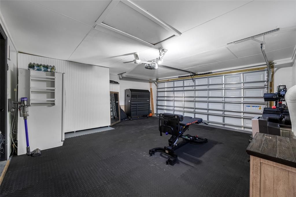 Activo con contrato: $610,000 (4 camas, 2 baños, 1901 Pies cuadrados)