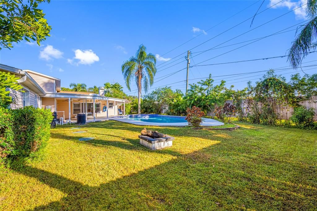 Activo con contrato: $610,000 (4 camas, 2 baños, 1901 Pies cuadrados)