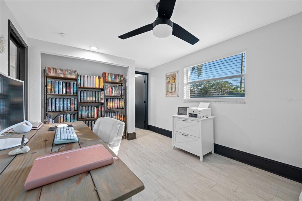 Activo con contrato: $610,000 (4 camas, 2 baños, 1901 Pies cuadrados)