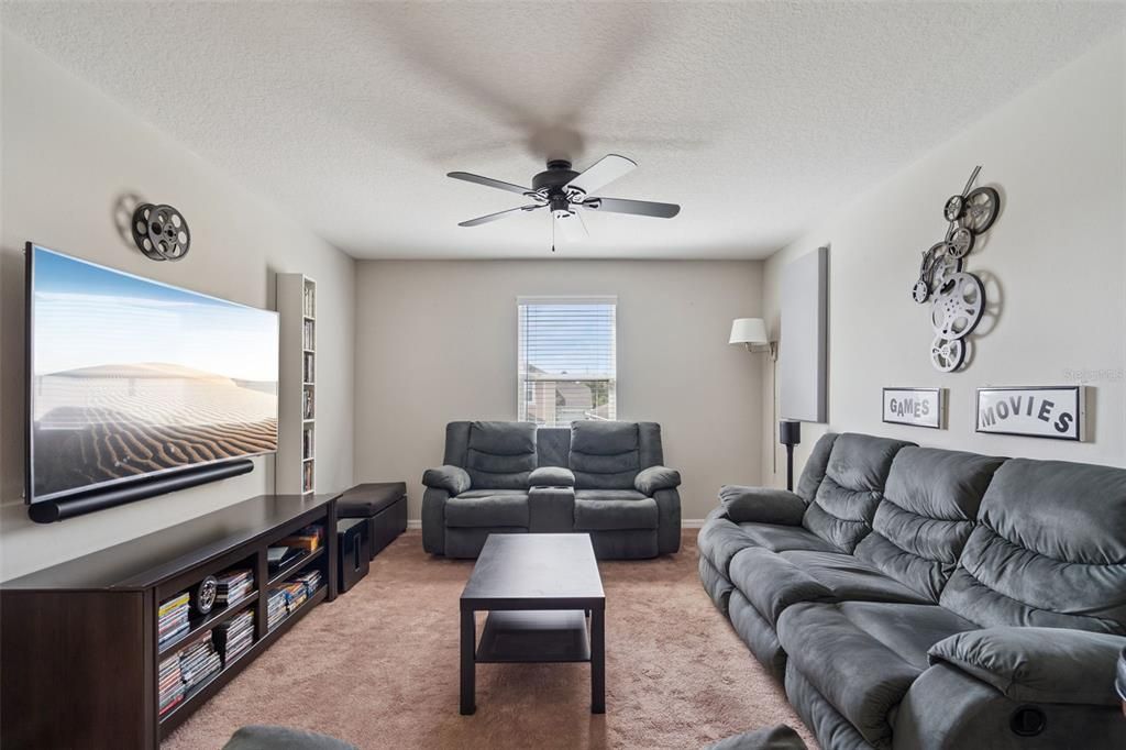 Activo con contrato: $595,000 (4 camas, 3 baños, 2819 Pies cuadrados)