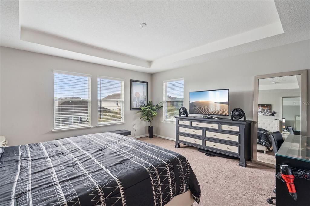 Activo con contrato: $595,000 (4 camas, 3 baños, 2819 Pies cuadrados)