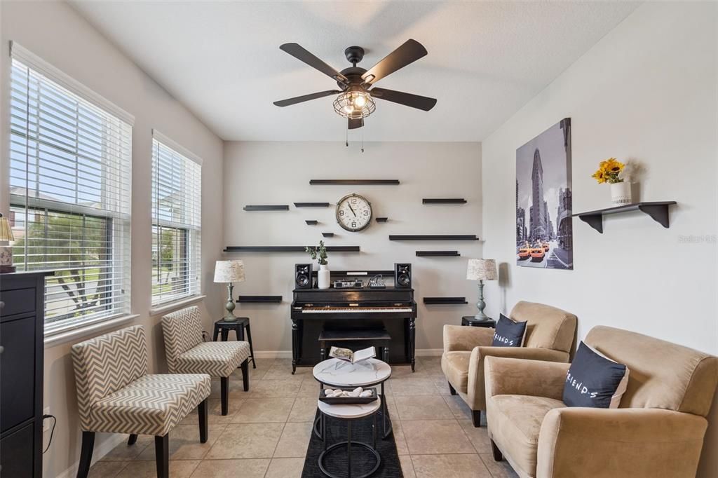 Activo con contrato: $595,000 (4 camas, 3 baños, 2819 Pies cuadrados)