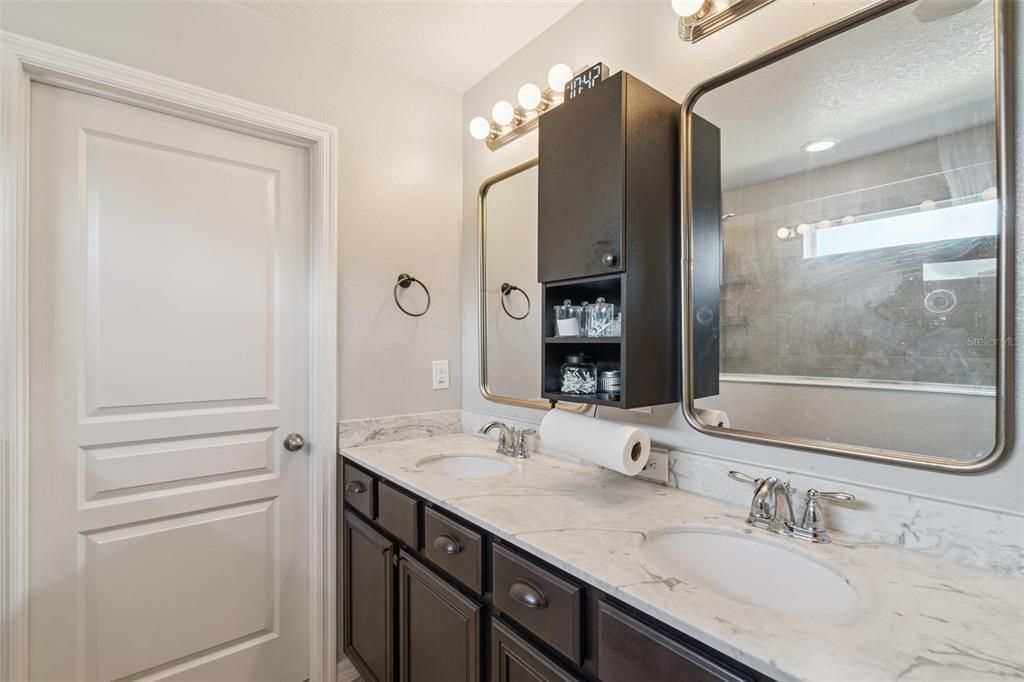 Activo con contrato: $595,000 (4 camas, 3 baños, 2819 Pies cuadrados)