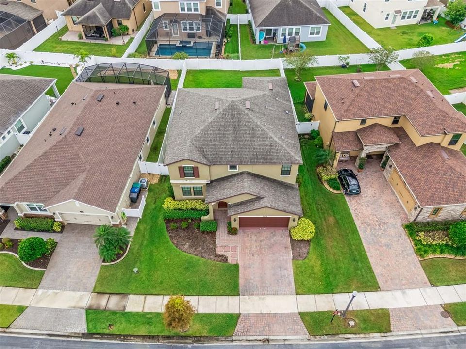 Activo con contrato: $595,000 (4 camas, 3 baños, 2819 Pies cuadrados)