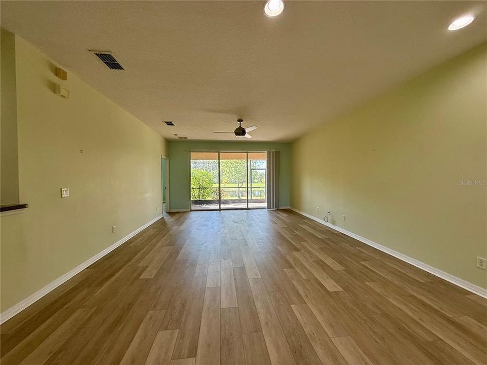 En Venta: $299,900 (3 camas, 2 baños, 1704 Pies cuadrados)