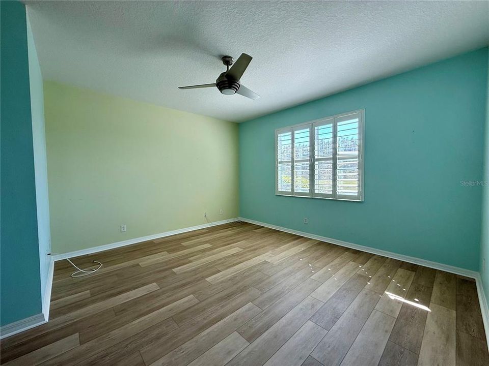 En Venta: $299,900 (3 camas, 2 baños, 1704 Pies cuadrados)