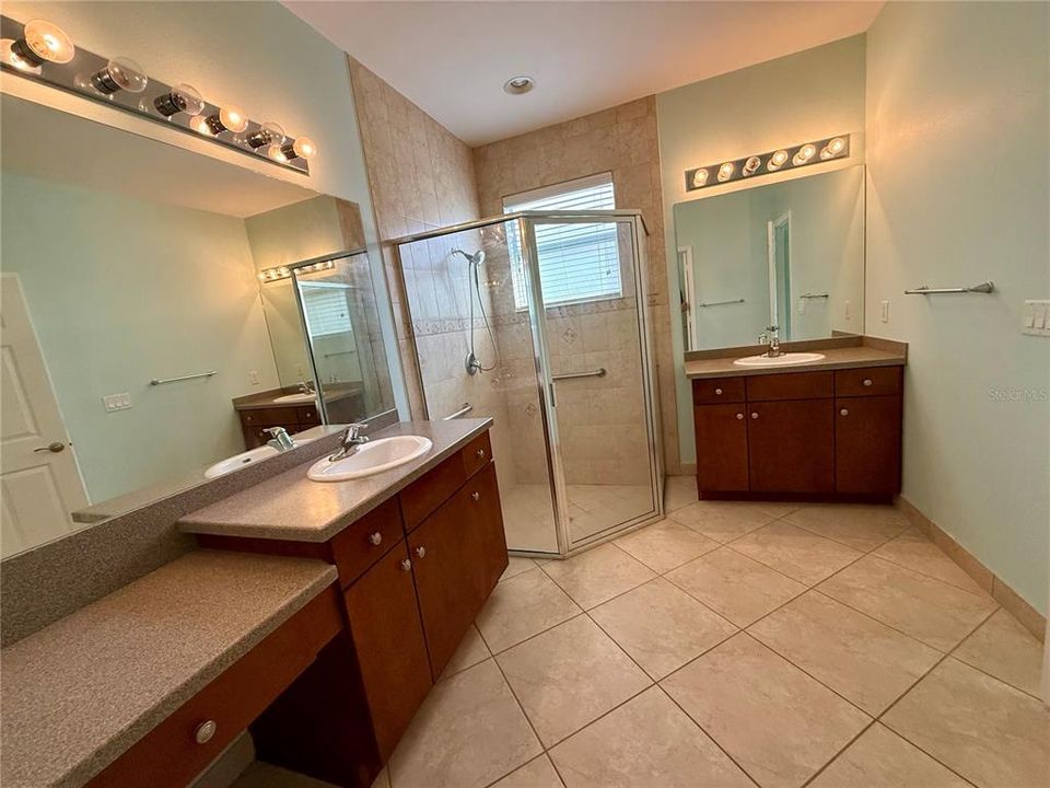 En Venta: $299,900 (3 camas, 2 baños, 1704 Pies cuadrados)